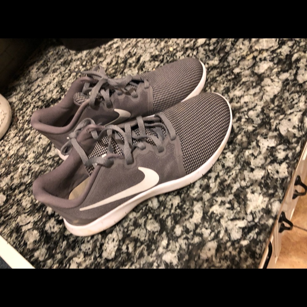 Nike tennis shoes